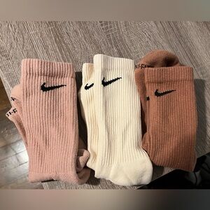 Women’s Nike crew socks neutral colors